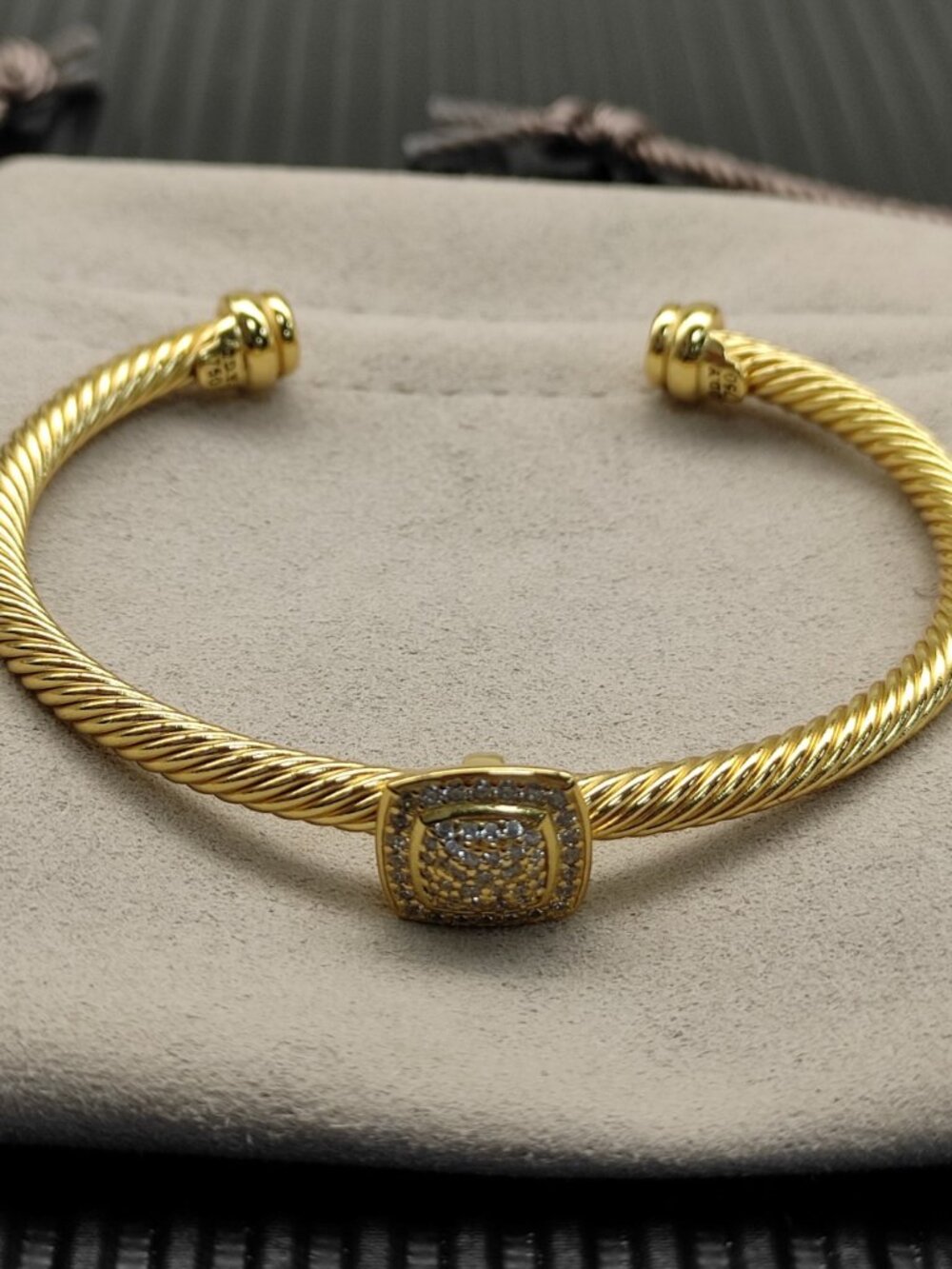 💯💯💯David Yurman Gold 4mm Full Diamond Square Diamond Button bracelet - Picture 3 of 8